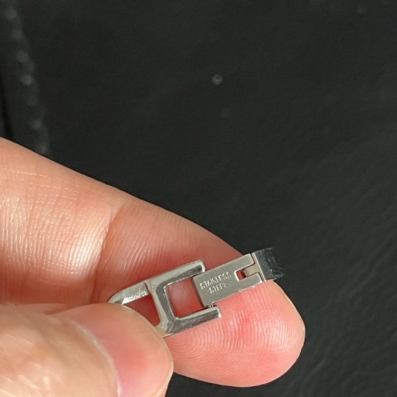 Necklace and bracelet set - Picture 3 of 4